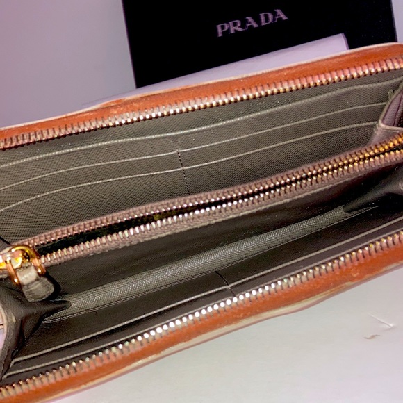 Prada Saffiano Metal Argilla zipped long wallet - Picture 6 of 17